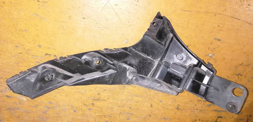 крепеж бампера Toyota Passo