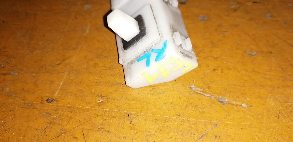 крепеж бампера Nissan Note