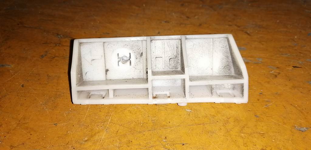 крепеж бампера Nissan Note