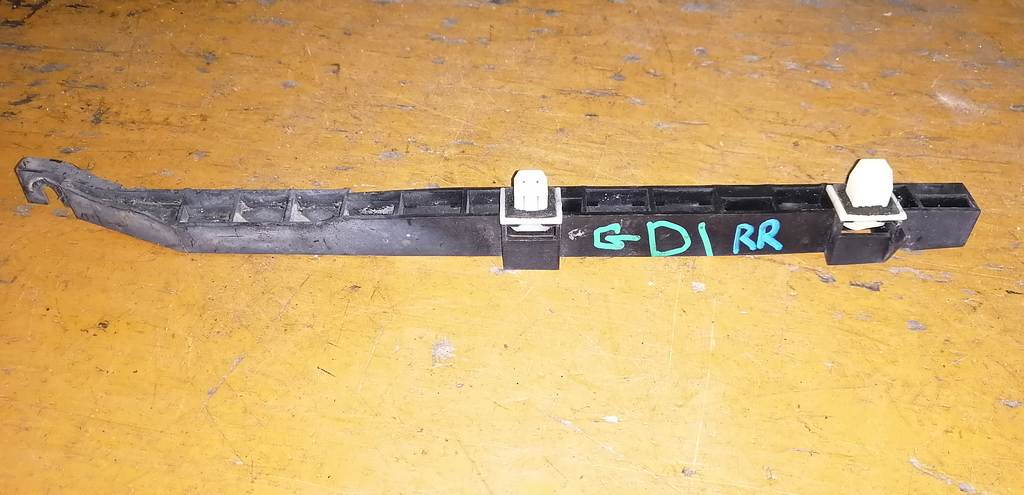 крепеж бампера Honda Fit