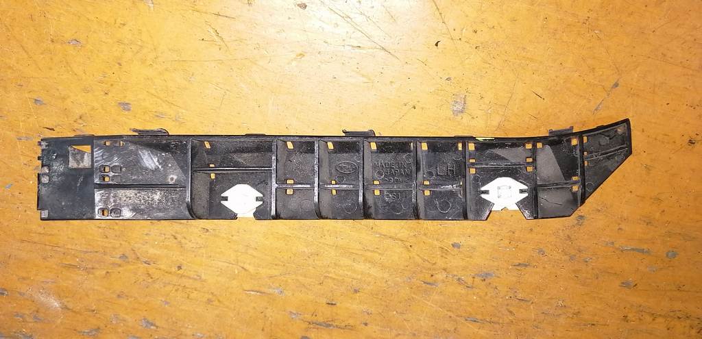 крепеж бампера Subaru Impreza