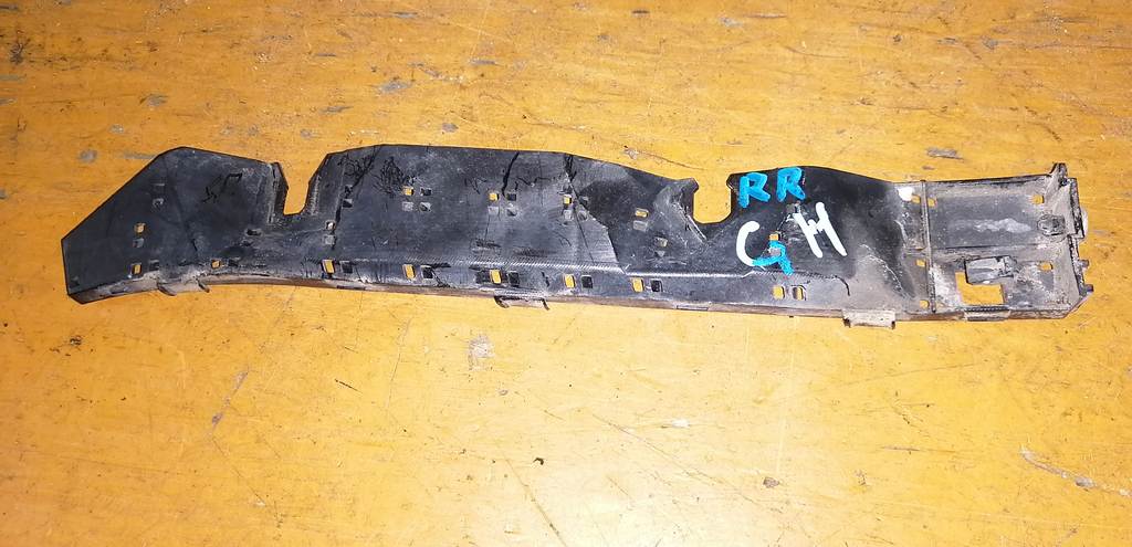 крепеж бампера Subaru Impreza