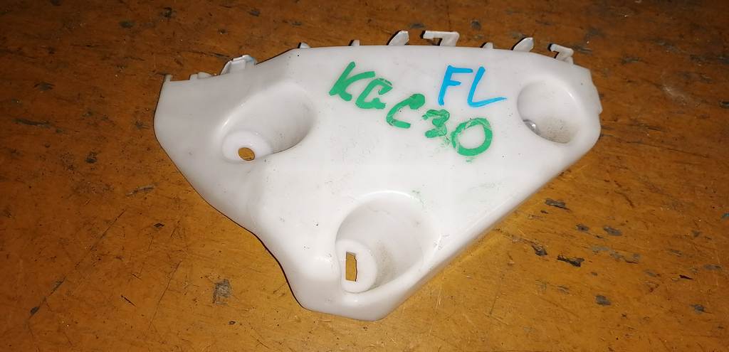 крепеж бампера Toyota Passo