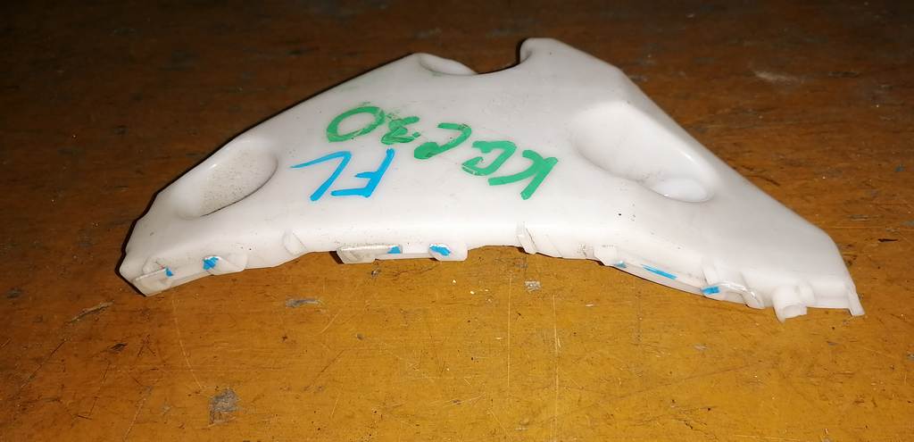 крепеж бампера Toyota Passo