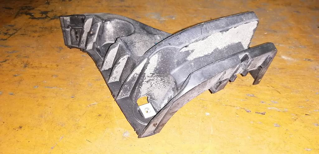 крепеж бампера Daihatsu Tanto