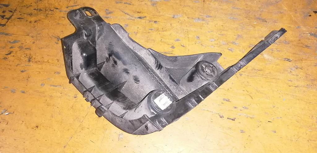 крепеж бампера Daihatsu Tanto