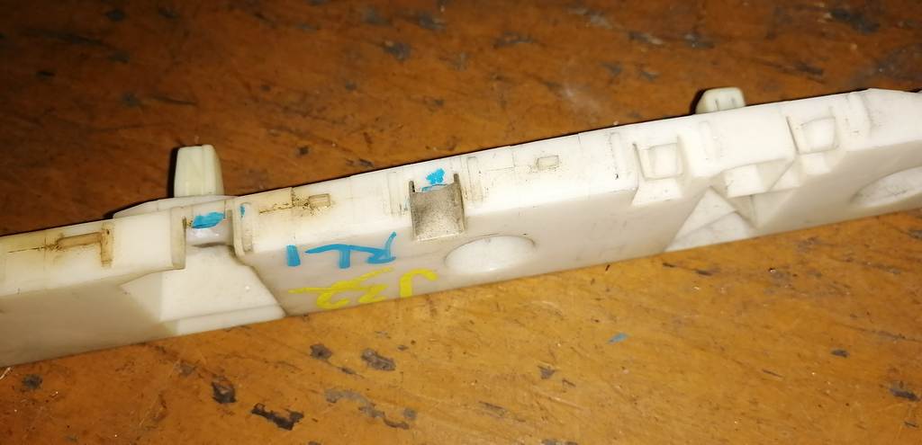 крепеж бампера Nissan Teana