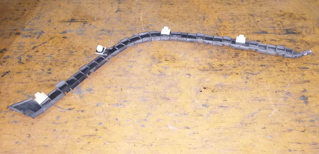 крепеж бампера Honda Elysion