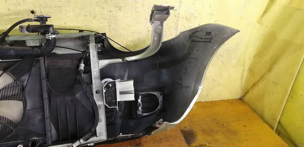 ноускат Toyota Sienta