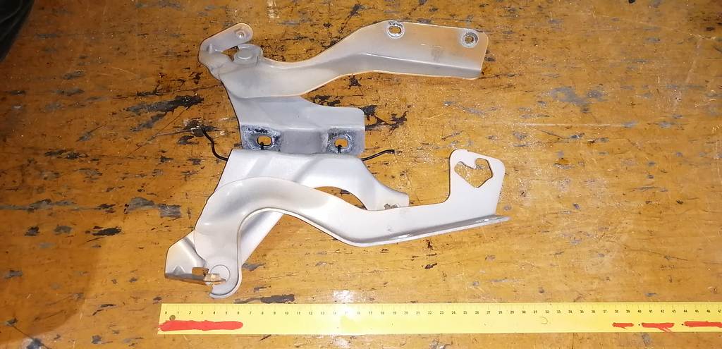 петля капота Nissan March