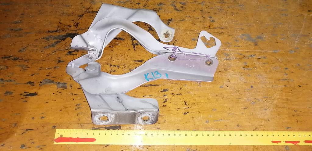 петля капота Nissan March