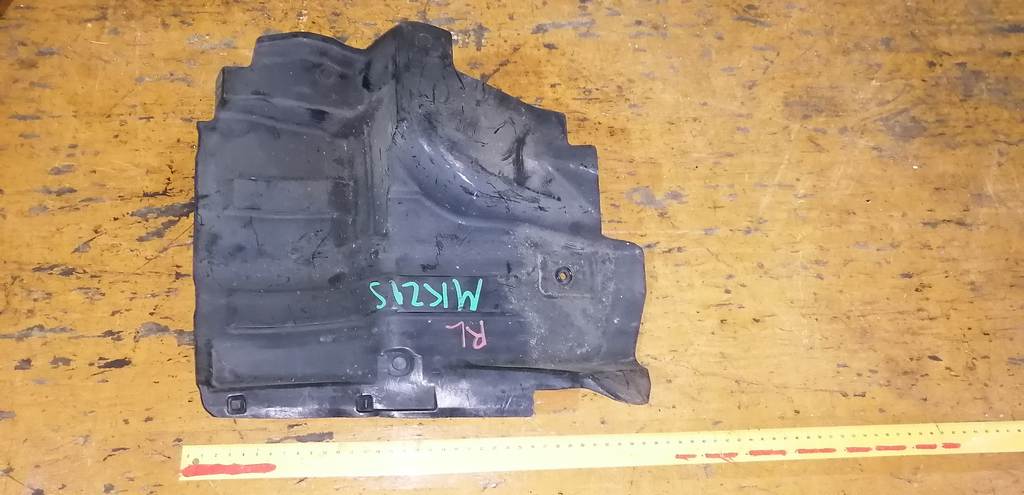 подкрылок Suzuki Solio