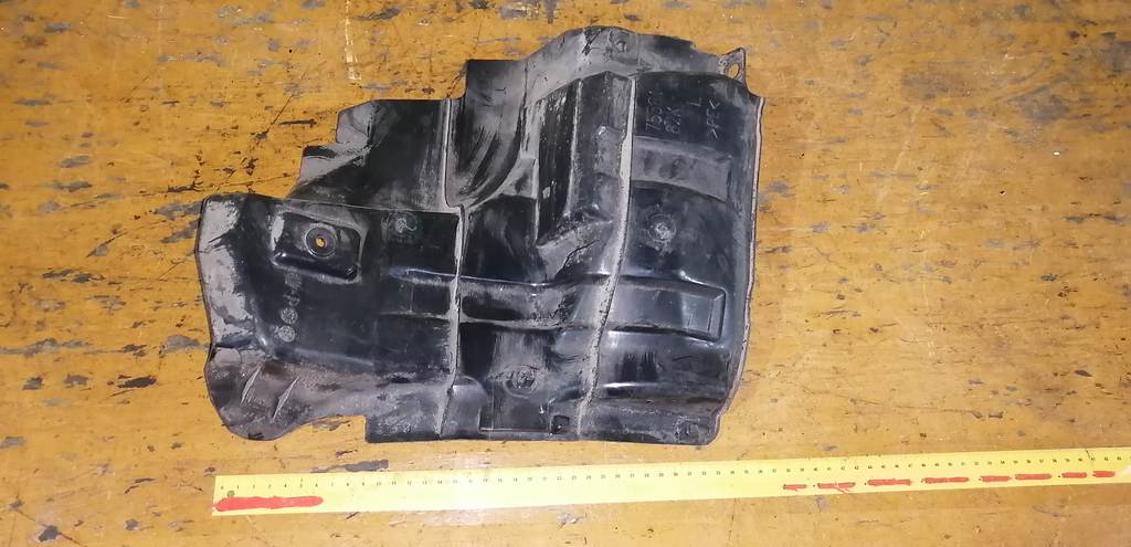 подкрылок Suzuki Solio