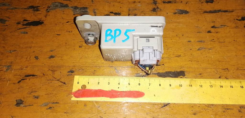 реле омывателя фар Subaru Legacy