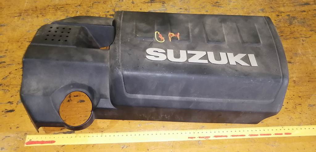 декоративная крышка двс Suzuki Swift