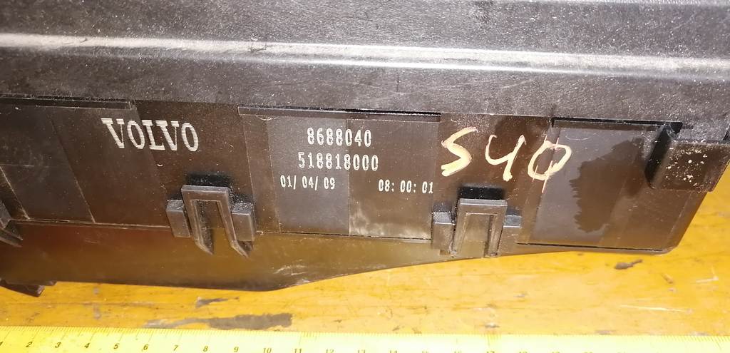 блок предохранителей Volvo S40