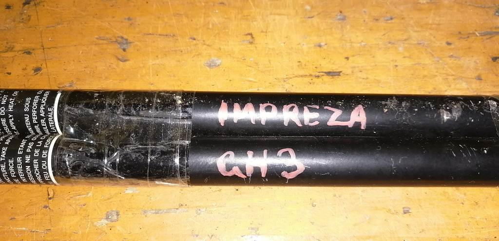 амортизатор двери Subaru Impreza