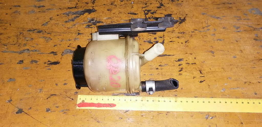 бачок гидроусилителя Nissan X-Trail