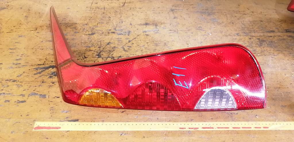 стоп-сигнал Nissan Note