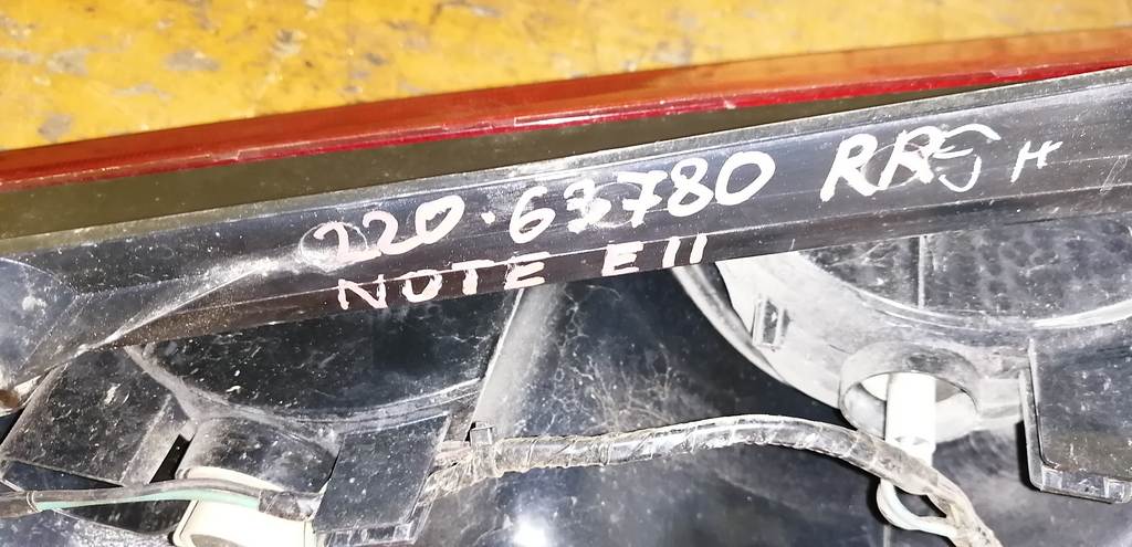 стоп-сигнал Nissan Note