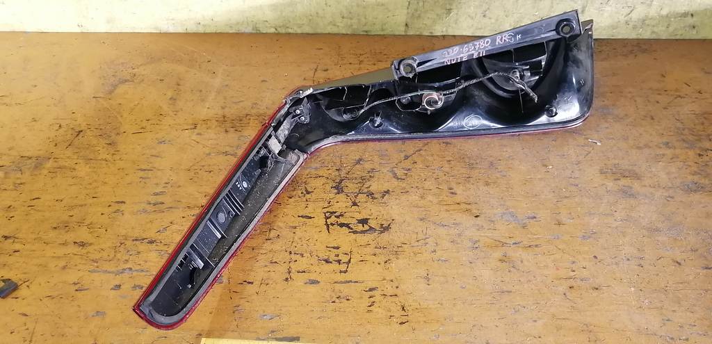 стоп-сигнал Nissan Note