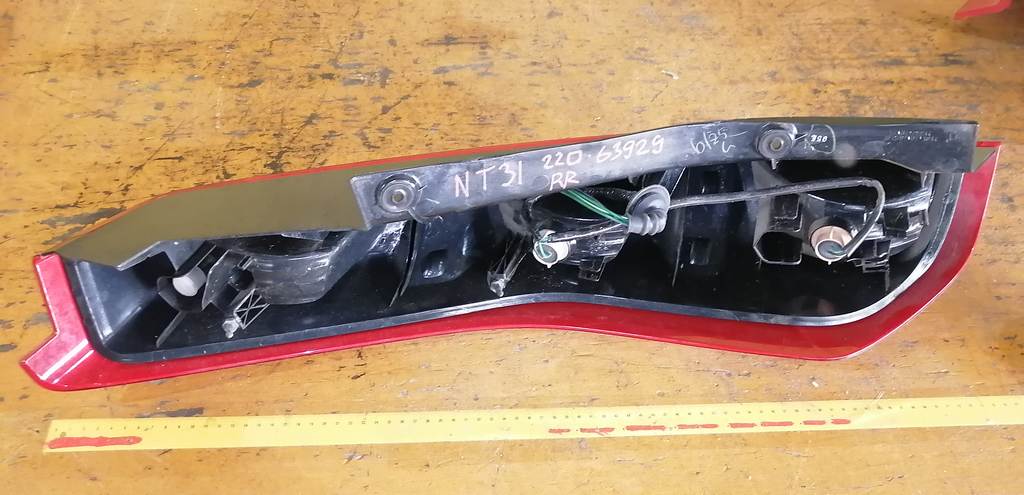 стоп-сигнал Nissan X-Trail