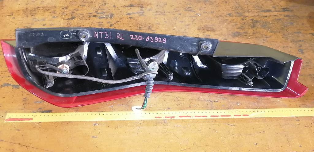 стоп-сигнал Nissan X-Trail