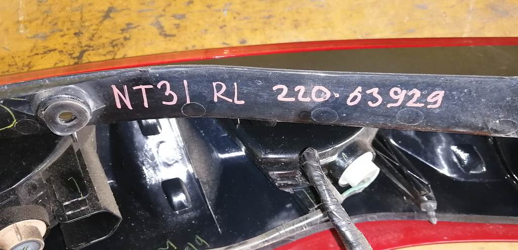 стоп-сигнал Nissan X-Trail