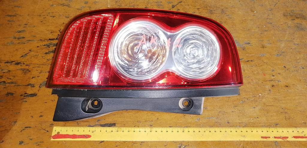 стоп-сигнал Nissan March