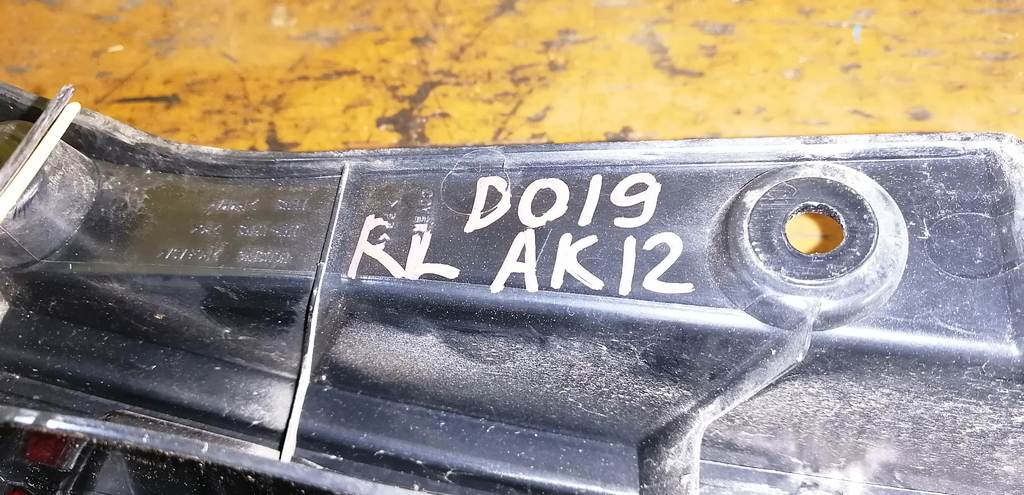 стоп-сигнал Nissan March