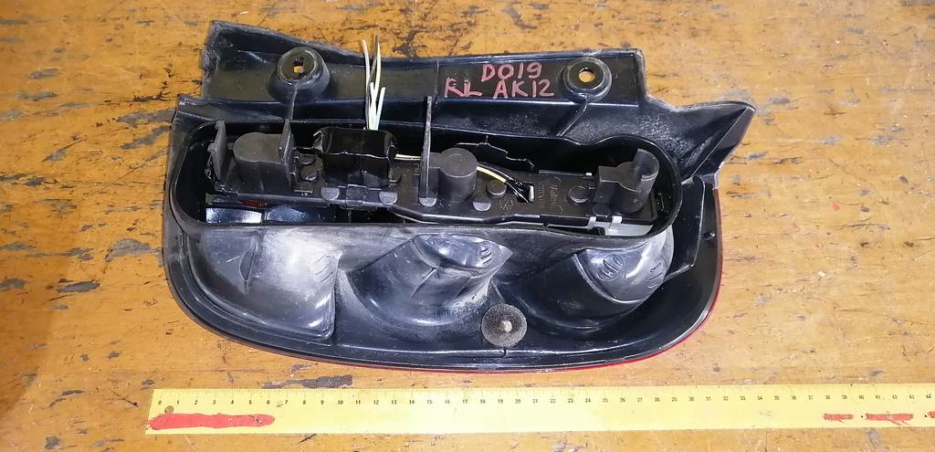 стоп-сигнал Nissan March