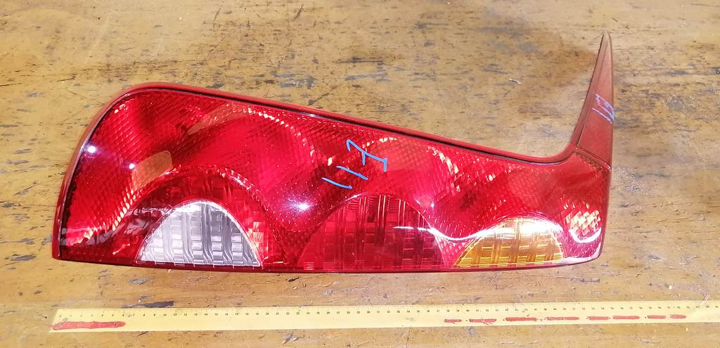 стоп-сигнал Nissan Note