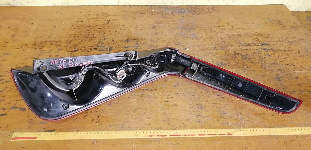 стоп-сигнал Nissan Note