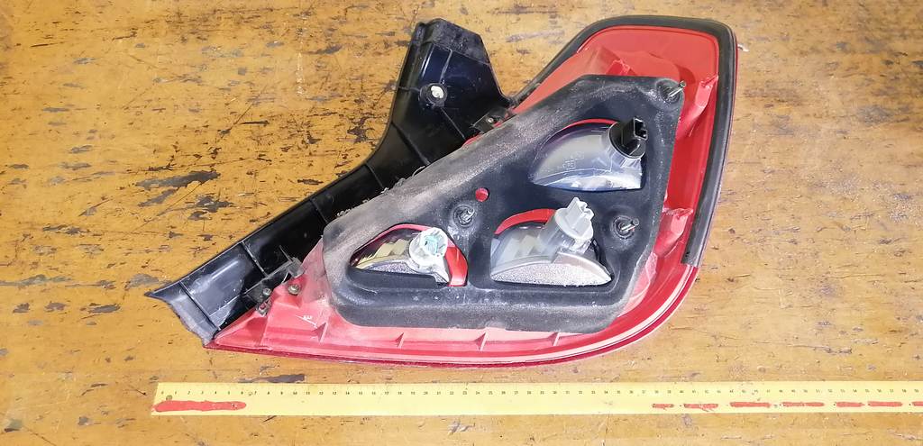 стоп-сигнал Nissan Teana