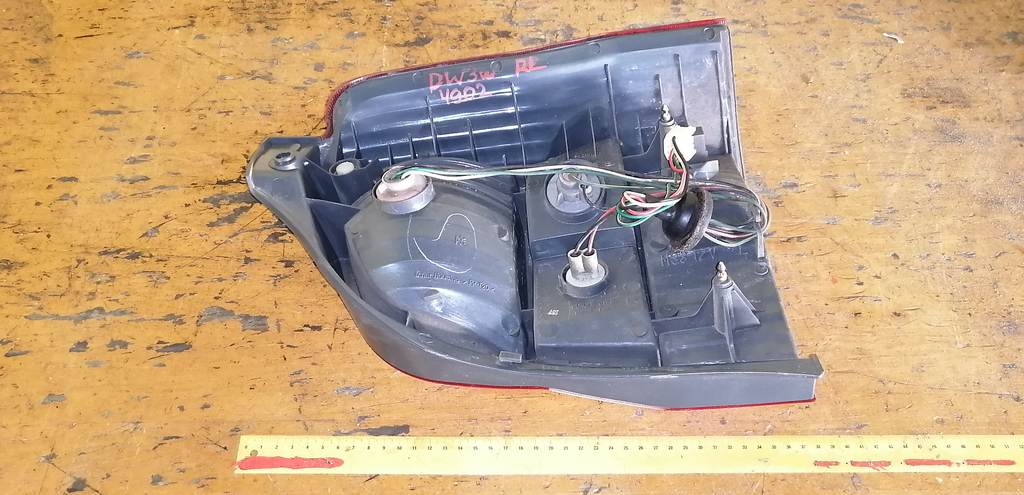 стоп-сигнал Mazda Demio