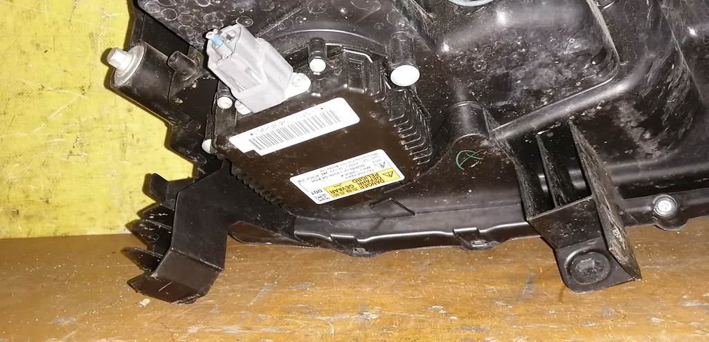 фара Nissan X-Trail