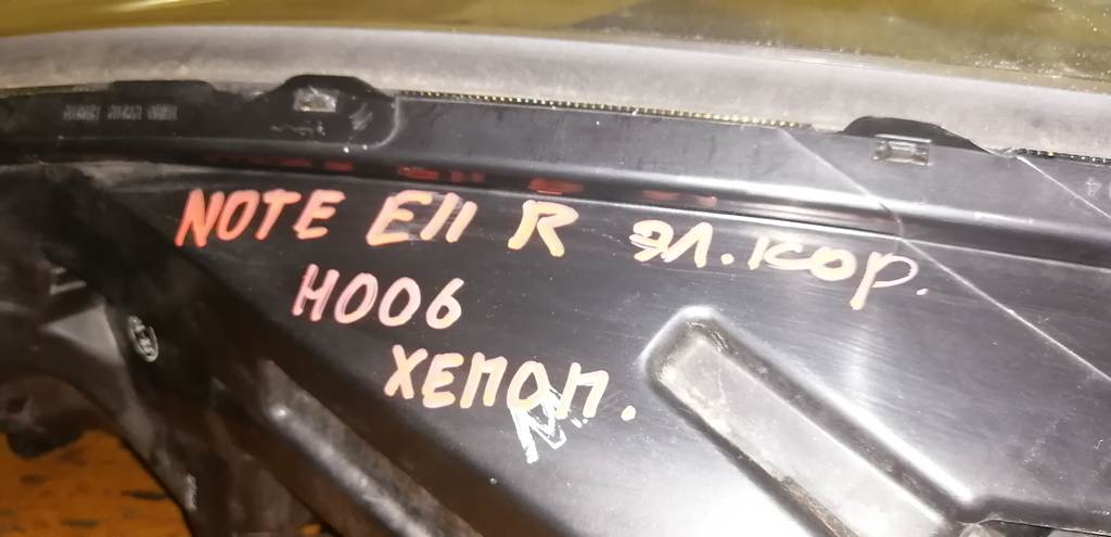 фара Nissan Note