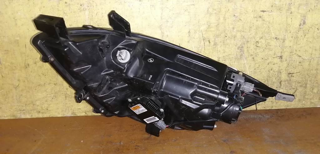 фара Nissan Note