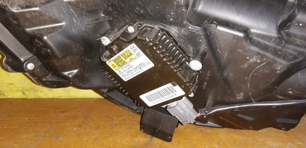 фара Nissan Note