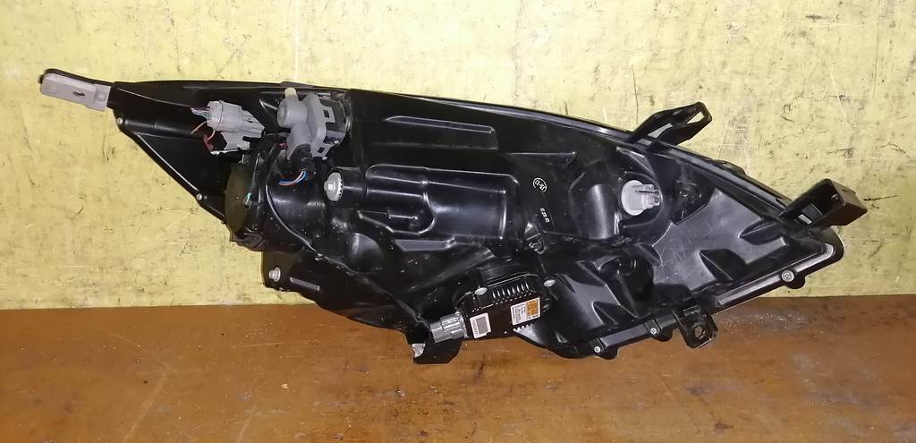 фара Nissan Note