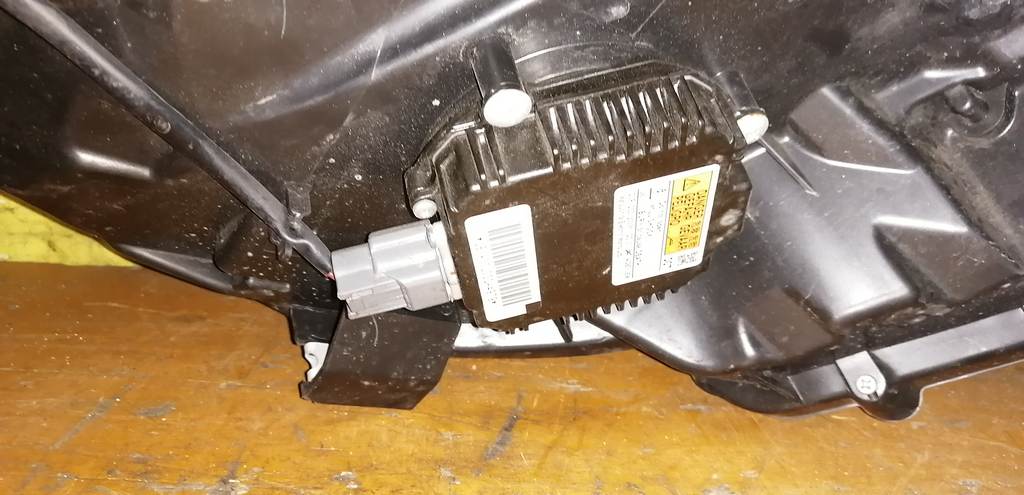 фара Nissan Note