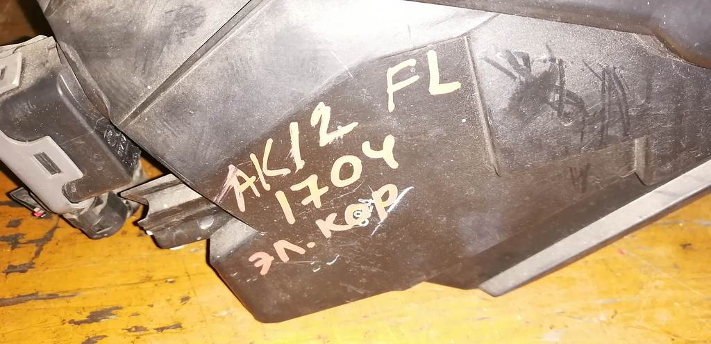 фара Nissan March