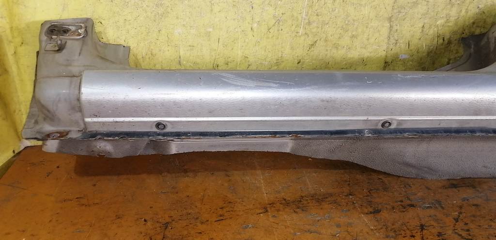 порог Nissan Sunny