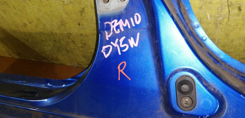 порог Mazda Demio