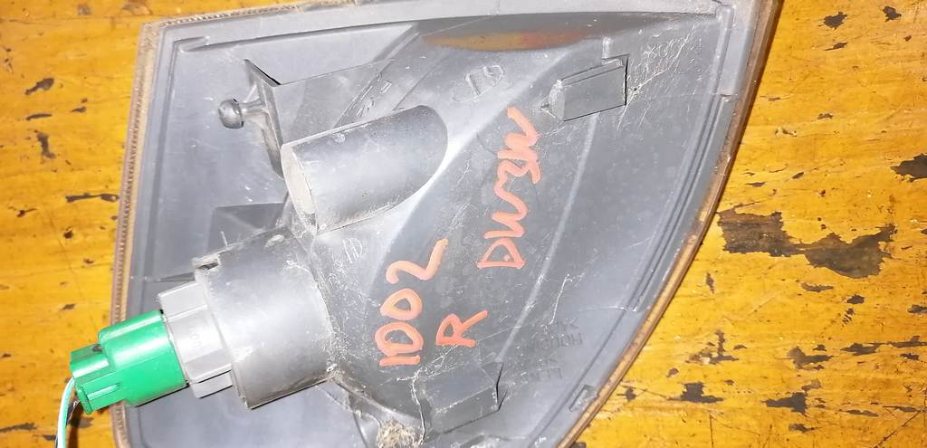габарит Mazda Demio