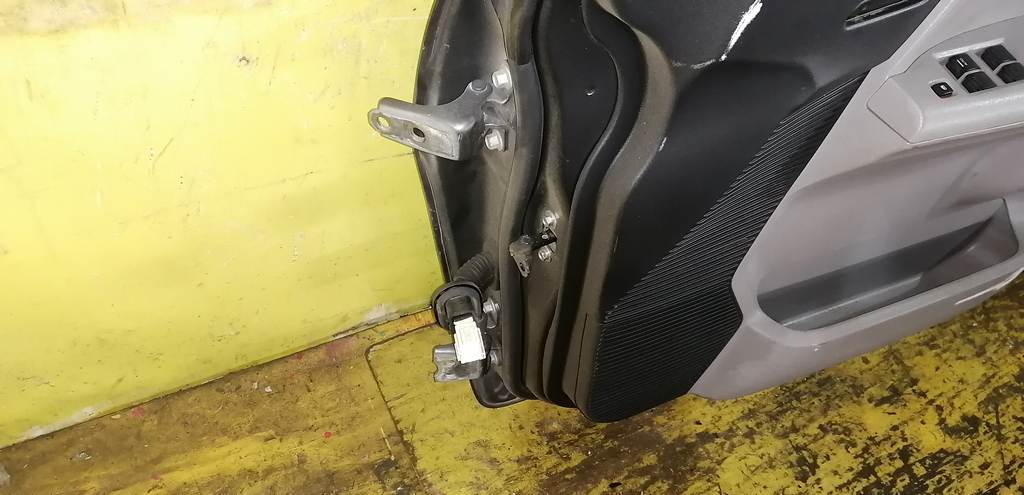 дверь Honda Freed