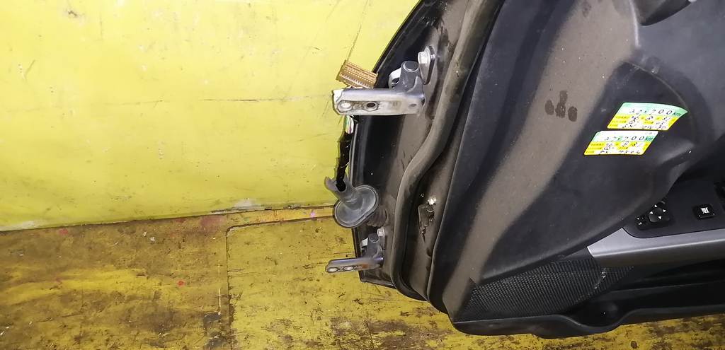 дверь Mitsubishi Outlander