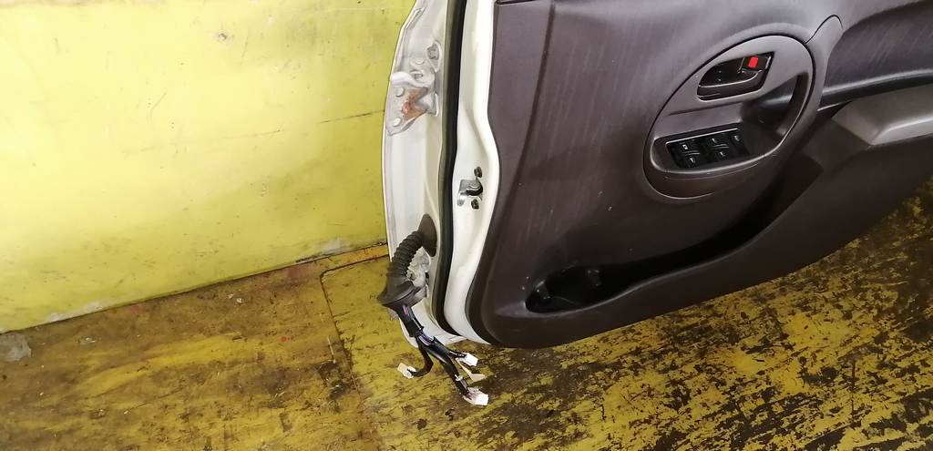 дверь Toyota Passo