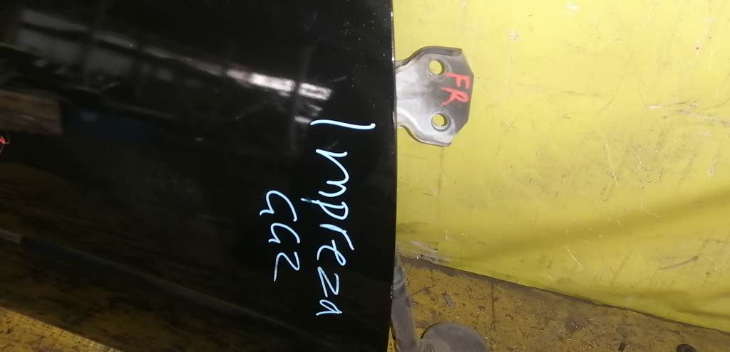 дверь Subaru Impreza