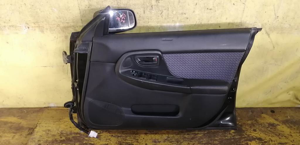 дверь Subaru Impreza